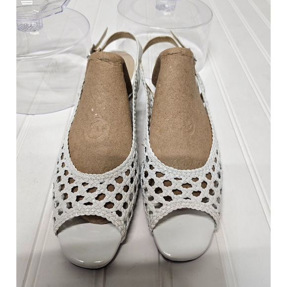 David tate womens sandals white Wicker Design Patent Leather size 8. - Picture 2 of 5